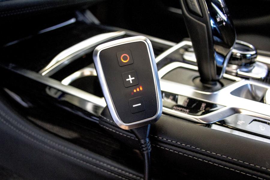 Детали интерьера BMW 750d xDrive by DTE Systems 2017 года  (фото 4 из 6)